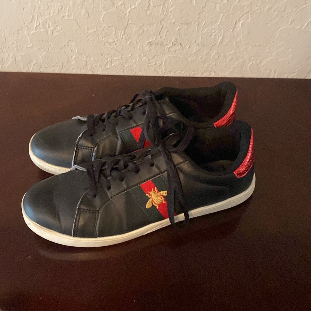 Ace sneakers shoes size euro 40 US 9- 9.5 excellent preowned condition